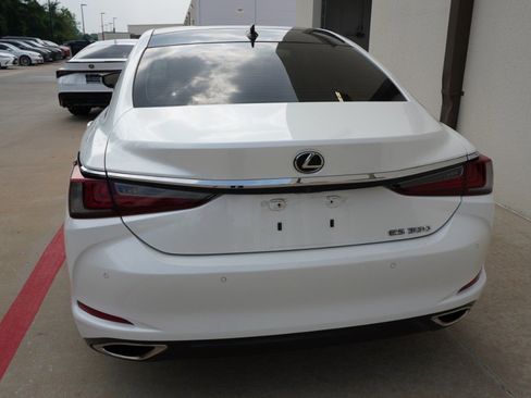 Used 2019 Lexus ES 350 w/ Premium Package FWD image 6