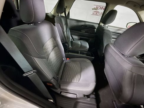 Certified 2023 Nissan Pathfinder SV w/ SV Premium Package AWD/4WD image 33