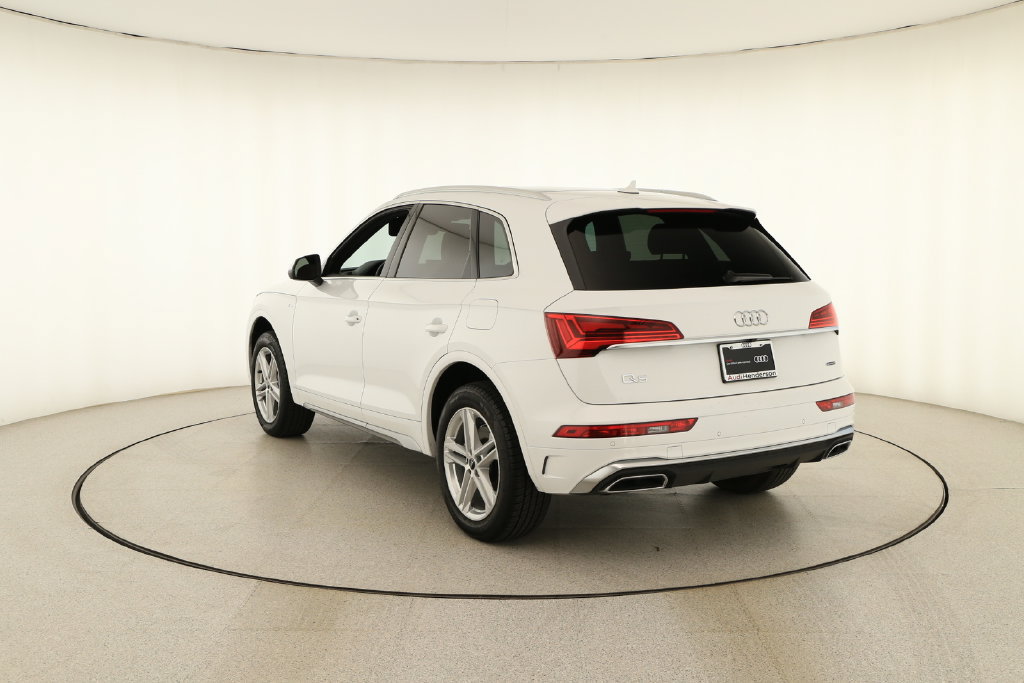 Certified 2024 Audi Q5 e Premium w/ Convenience Package AWD/4WD image 4