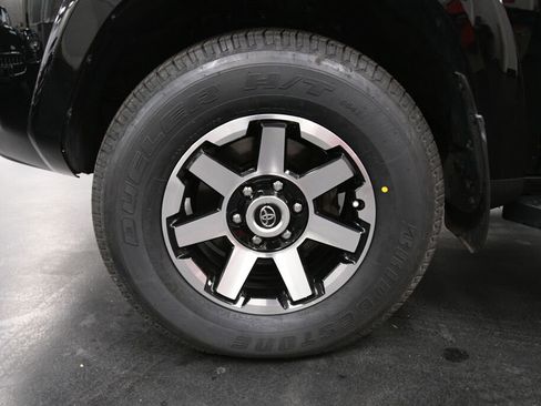 Certified 2023 Toyota 4Runner TRD Off-Road Premium image 34