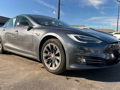 Used 2018 Tesla Model S 100D image 10