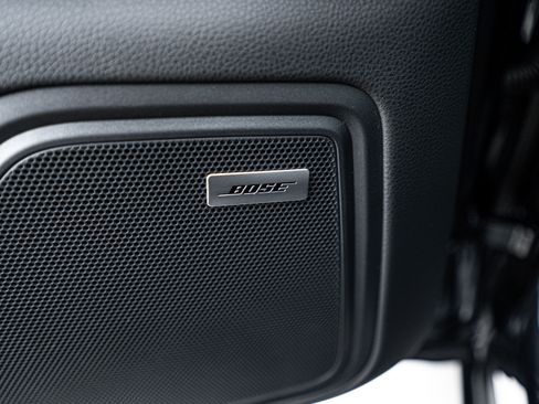 Certified 2025 Porsche Macan image 19