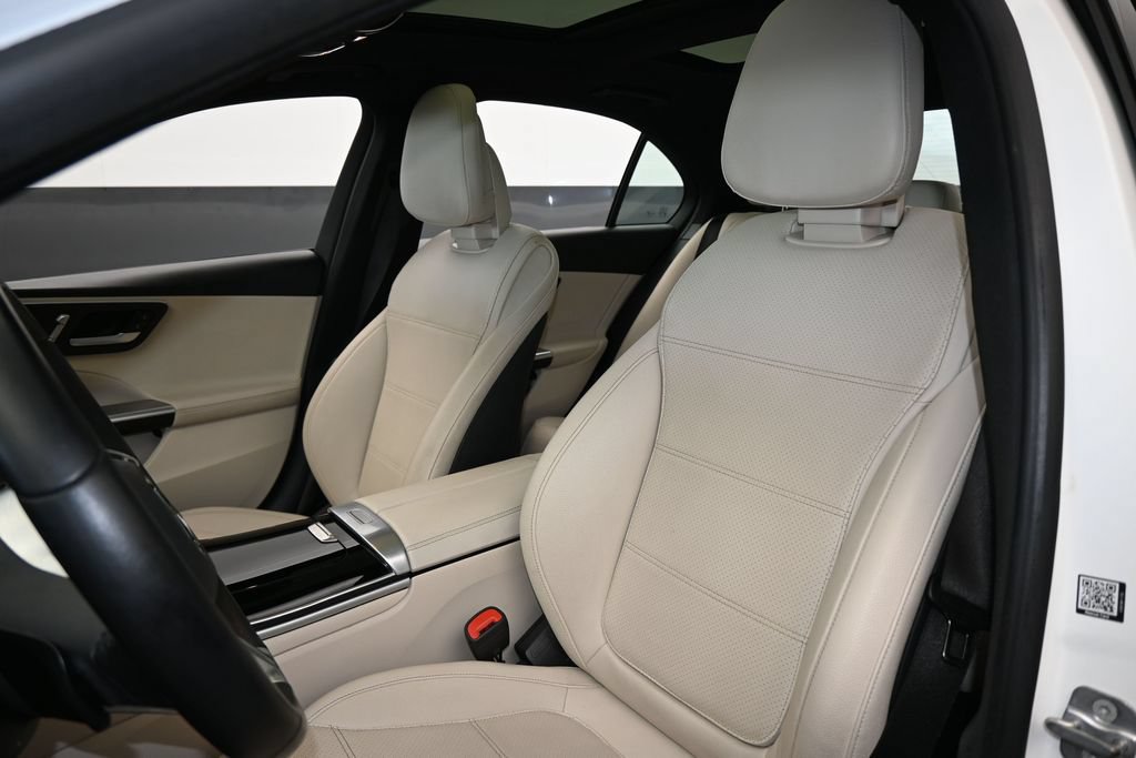 Used 2025 Mercedes-Benz C 300 Sedan image 10