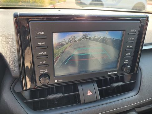 Used 2021 Toyota RAV4 XLE FWD image 14