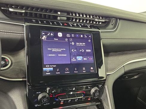 Used 2021 Jeep Grand Cherokee L Limited image 18