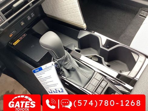 New 2026 Toyota Camry Hybrid AWD/4WD image 15