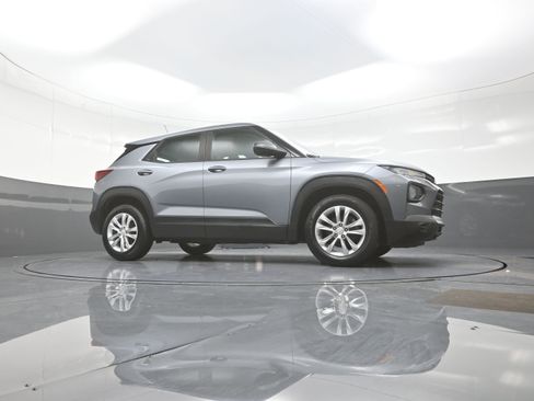 Used 2021 Chevrolet TrailBlazer LS FWD image 9