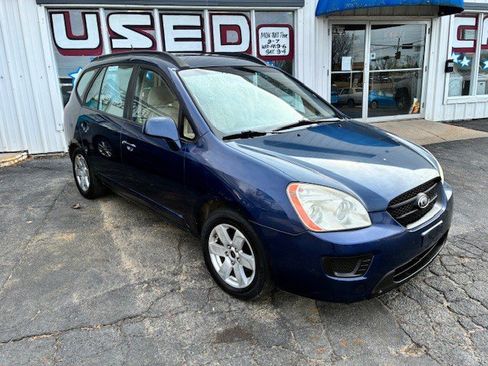 Used 2008 Kia Rondo LX w/ Convenience Pkg image 2