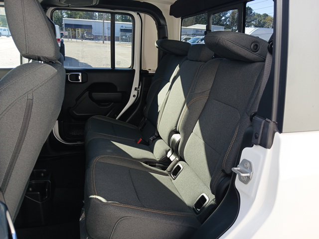 Used 2025 Jeep Gladiator Sport AWD/4WD image 18