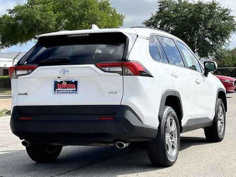 Used 2024 Toyota RAV4 XLE FWD image 4