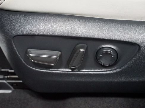 Certified 2022 Toyota RAV4 XLE Premium AWD/4WD image 32