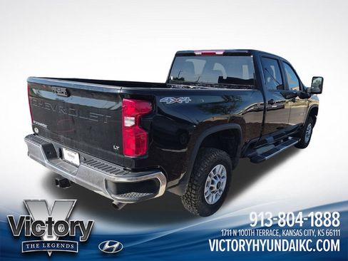 Used 2025 Chevrolet Silverado 2500 LT w/ Convenience Package AWD/4WD image 5