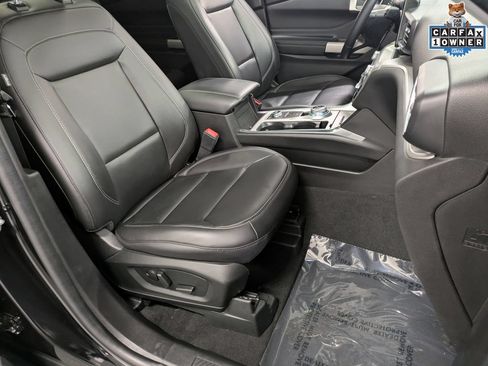 Used 2022 Ford Explorer XLT w/ Equipment Group 202A AWD/4WD image 30