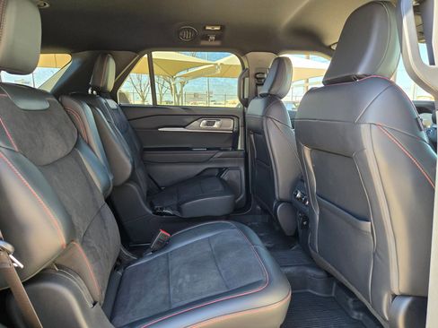 Used 2025 Ford Explorer ST image 26