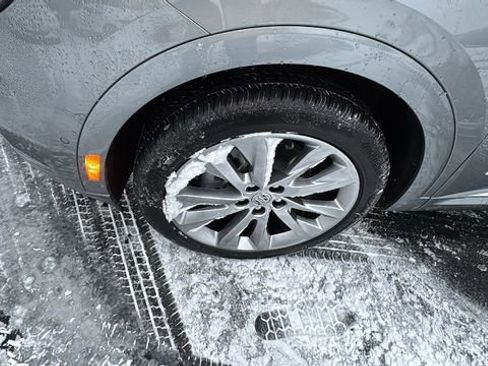 Used 2023 Buick Envision Avenir image 36