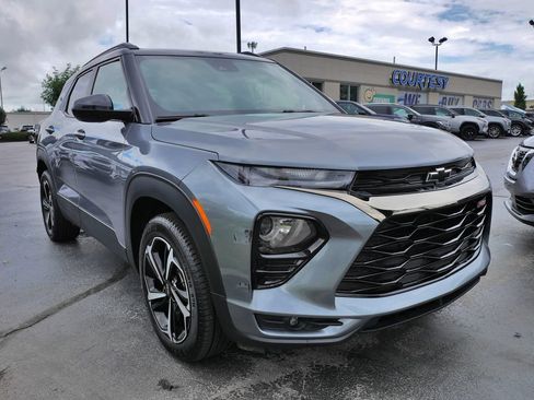 Used 2021 Chevrolet TrailBlazer RS w/ Technology Package AWD/4WD image 1
