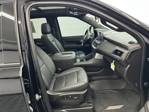 Used 2022 Chevrolet Tahoe Z71 w/ Luxury Package AWD/4WD image 14