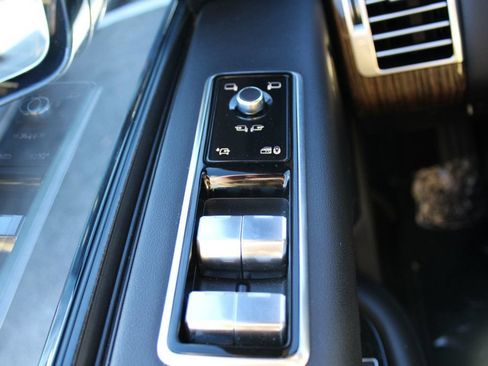 Used 2019 Land Rover Range Rover Supercharged AWD/4WD image 28