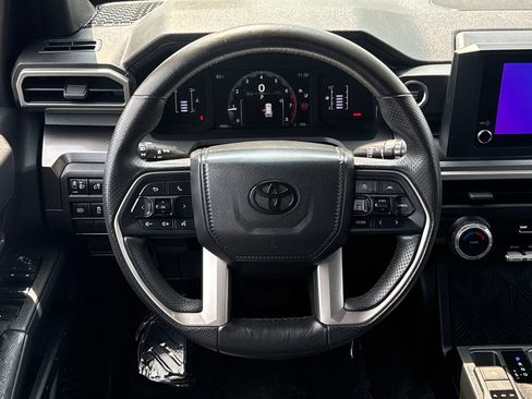 Used 2025 Toyota 4Runner SR5 AWD/4WD image 13