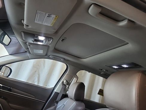Used 2022 Kia Telluride SX w/ Towing Package FWD image 11