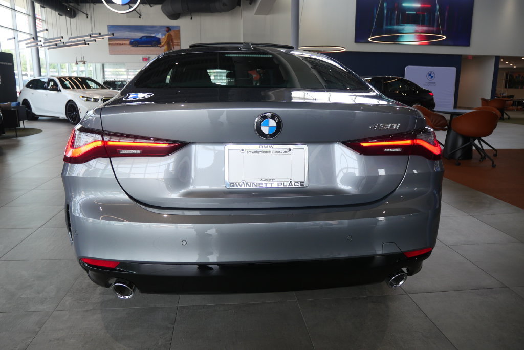 Used 2026 BMW 430i Coupe w/ Parking Assistance Package RWD image 3