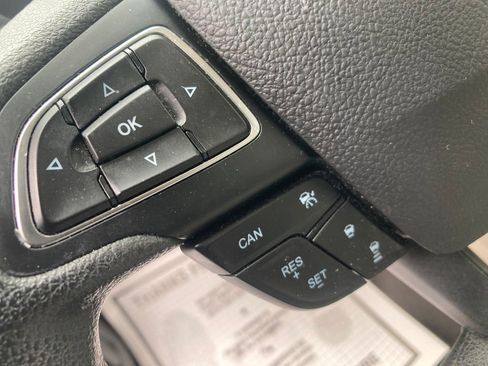 Used 2019 Ford Escape SE image 37