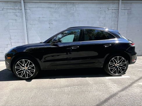 Certified 2026 Porsche Macan AWD/4WD image 2