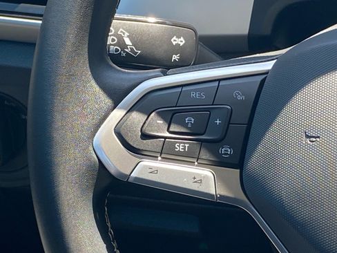 Certified 2023 Volkswagen Atlas SE w/ Panoramic Sunroof Package AWD/4WD image 6