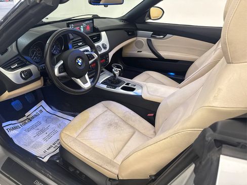 Used 2014 BMW Z4 sDrive28i RWD image 11
