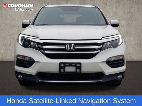 Used 2017 Honda Pilot Touring image 3