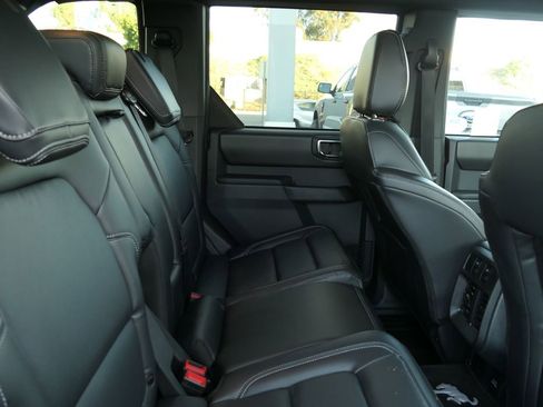 Used 2025 Ford Bronco Outer Banks image 26