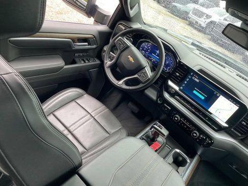 Used 2025 Chevrolet Silverado 1500 High Country w/ High Country Premium Package AWD/4WD image 22
