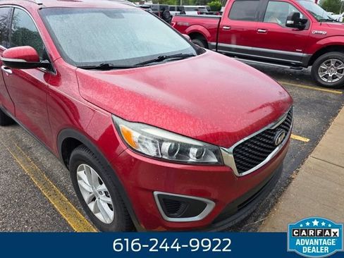 Used 2018 Kia Sorento FWD image 8