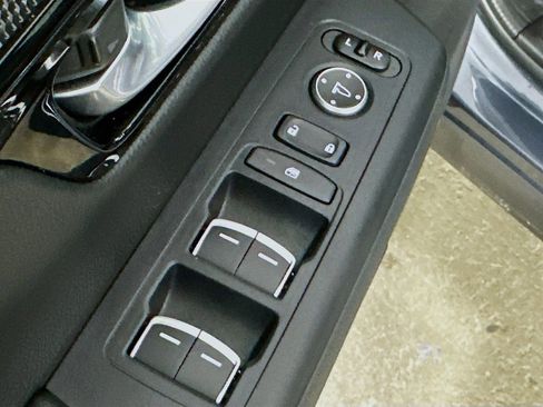 Used 2025 Honda CR-V EX-L image 20