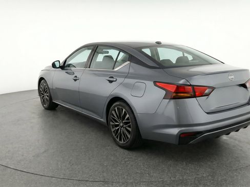 Used 2025 Nissan Altima 2.5 SV FWD image 6