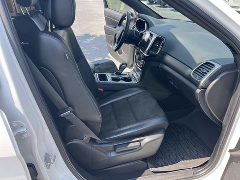 Used 2021 Jeep Grand Cherokee Laredo X RWD image 34