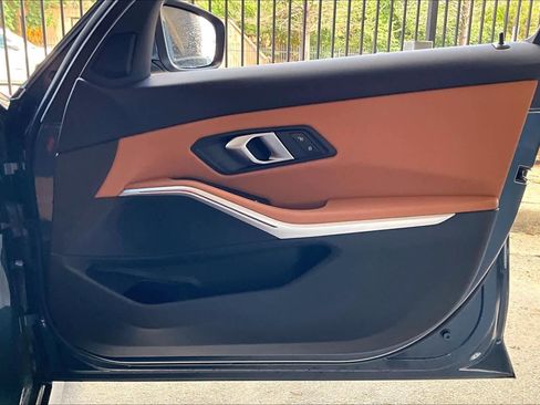 Certified 2025 BMW 330i Sedan image 23