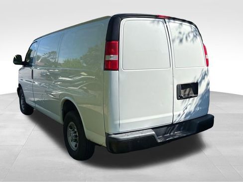 Used 2021 Chevrolet Express 2500 w/ Driver Convenience Package RWD image 5