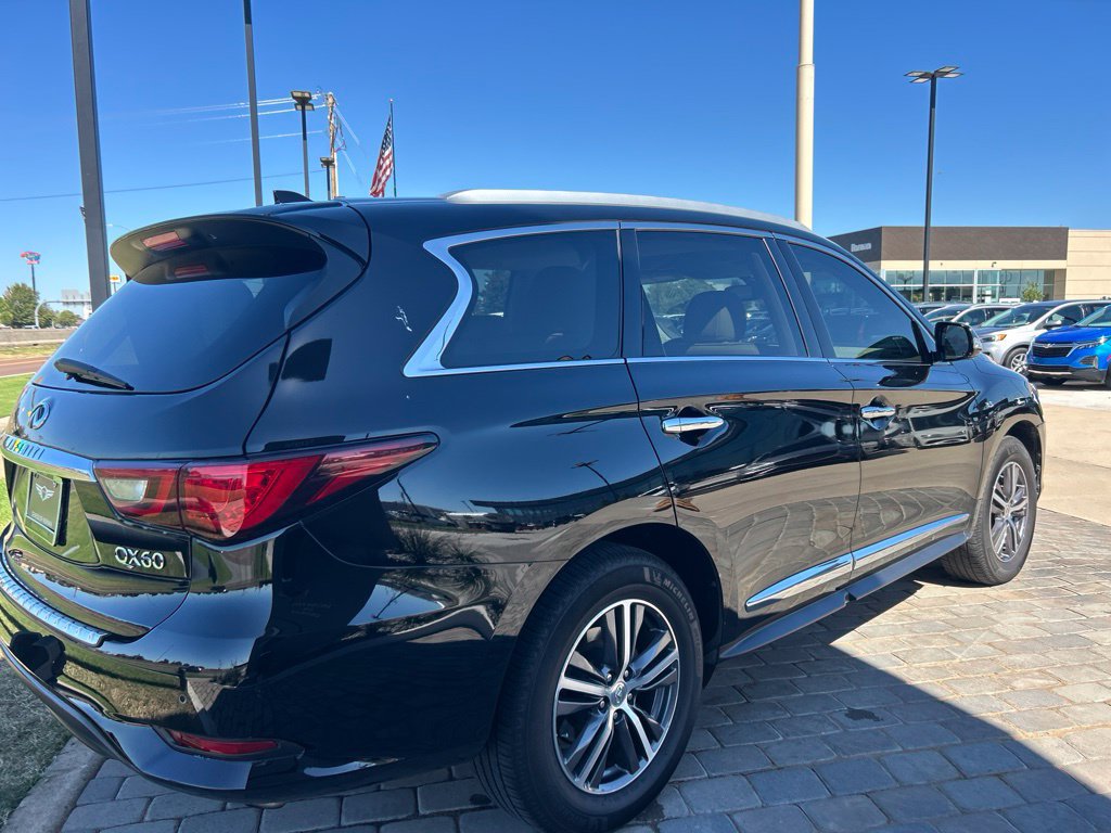 Used 2019 INFINITI QX60 Luxe w/ Essential Package FWD image 7