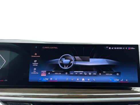 Used 2024 BMW X6 xDrive40i w/ Premium Package image 28