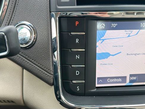 Used 2020 Lincoln Continental AWD w/ Premium Package image 17