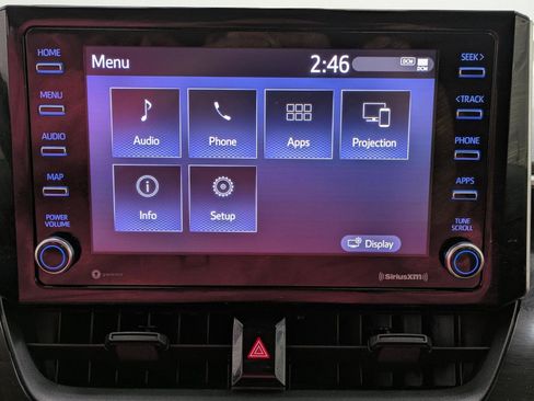 Used 2021 Toyota Corolla LE image 27