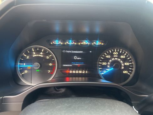 Used 2015 Ford F150 XLT w/ Equipment Group 302A Luxury RWD image 15
