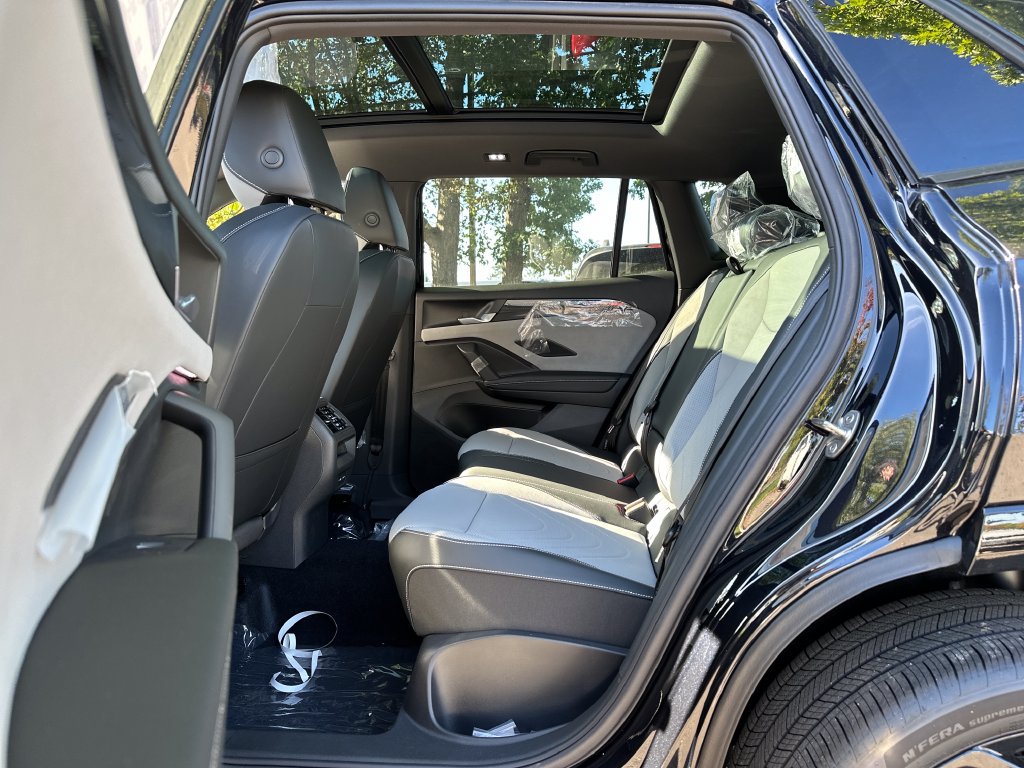 New 2026 Volkswagen Tiguan SE R-Line AWD/4WD image 19
