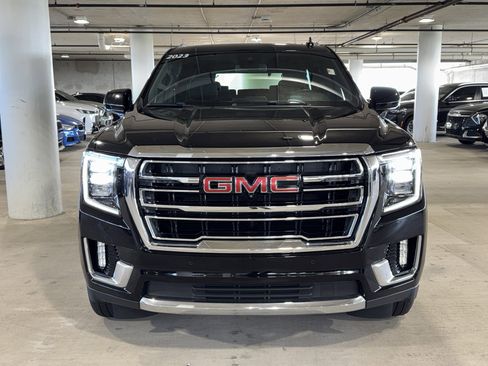Used 2023 GMC Yukon SLT w/ SLT Premium Package AWD/4WD image 3