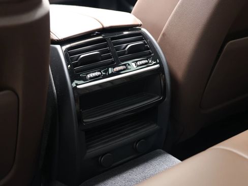 Used 2018 BMW M550i xDrive image 55