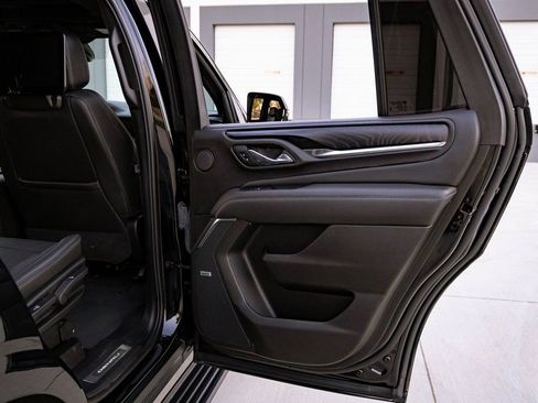 Used 2021 GMC Yukon Denali w/ Denali Ultimate Package image 28