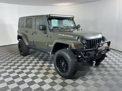 Used 2015 Jeep Wrangler Unlimited Rubicon w/ Katzkin Premium Leather Group AWD/4WD image 3