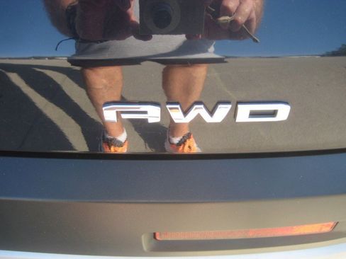 Used 2021 GMC Acadia SLE w/ LPO, Cargo Package image 7