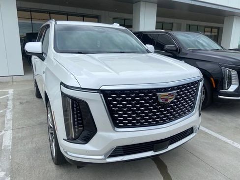 Used 2025 Cadillac Escalade Premium Luxury w/ Touring Package AWD/4WD image 6